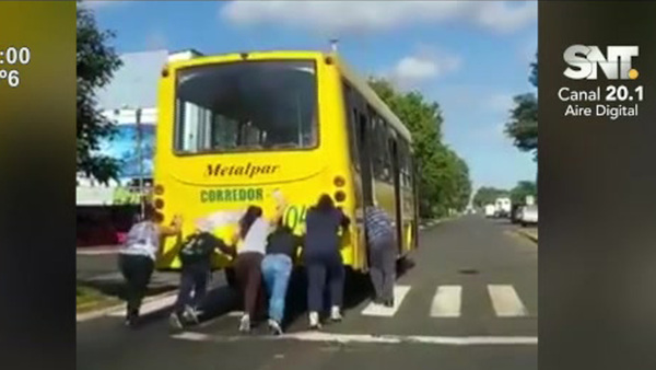 Ciudadanos hartos del calvario que significa el transporte público - SNT