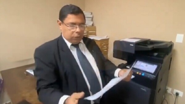 Directores de cargos innecesarios alcanzarán beneficios para retiro