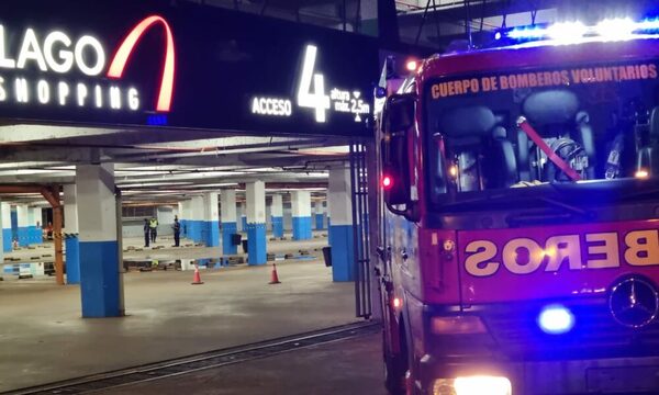 Clausuran shopping de CDE tras explosión de viga