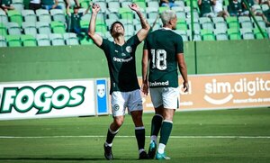 Versus / El golazo de "Tito" Torres para el Goiás en el estadual