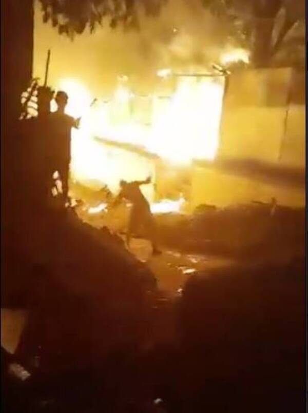 Importante incendio de viviendas registrado anoche en Itá Pyta Punta | 1000 Noticias