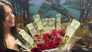 Modelo doctora recibió flores con platal de regalo