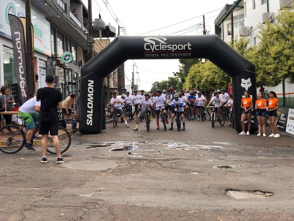 Encarnación vivió el deporte sobre ruedas en el exitoso Paseo del Verano.