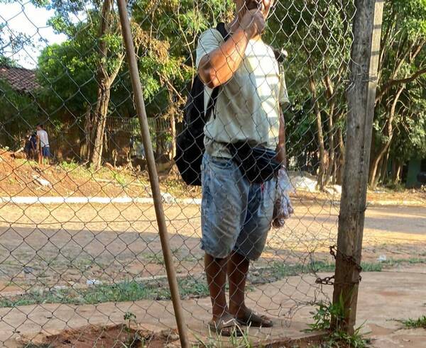 ¡El colmo! Mondaha estúpido asaltó a un humilde vendedor de ajos