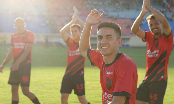 La brillante definición de Romeo Benítez en la victoria de Athletico Paranaense