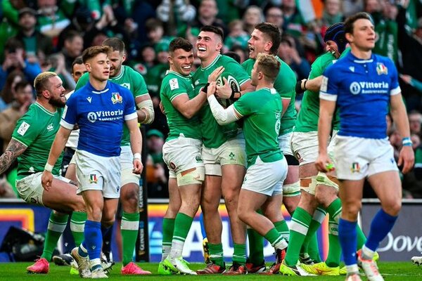 Irlanda aplasta a Italia para recuperar el liderato del Seis Naciones