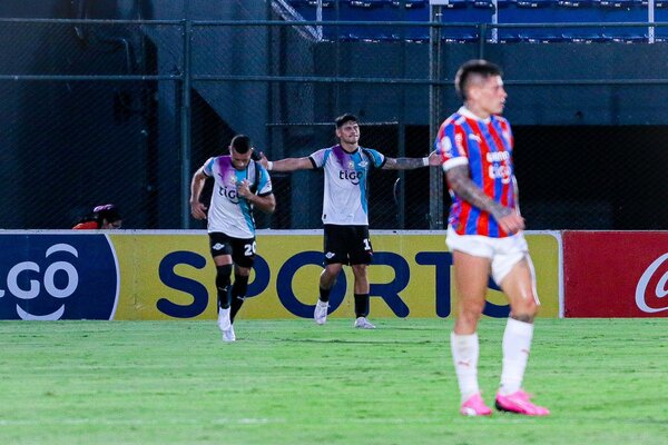 Libertad con un hombre menos le empató a Cerro - La Tribuna