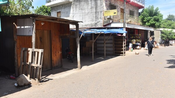 Ventas en Nanawa se desploman y varios comercios están cerrados