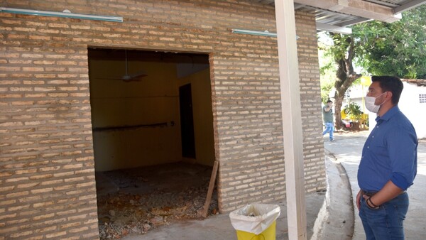 Ante aumento de consultas por dengue, en Fernando preparan sala de espera