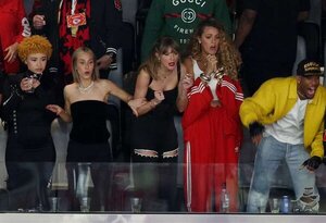 Taylor Swift alienta a su pareja Travis Kelce en el Super Bowl
