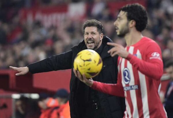 El Atlético pierde 1-0 en Sevilla con preocupante lesión de Morata