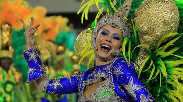 Entre desfiles y comparsas, Río de Janeiro y São Paulo le sacan chispas al Carnaval