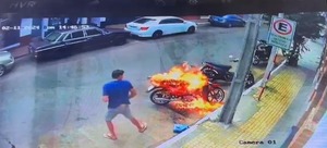 Buscan a hombre que prendió fuego a la motocicleta de su expareja en Villarrica - Unicanal