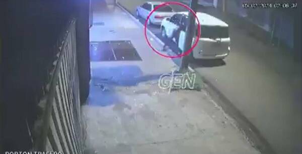 [VIDEO] Circuito cerrado muestra cómo fue el robo de película a cambistas de Ciudad del Este