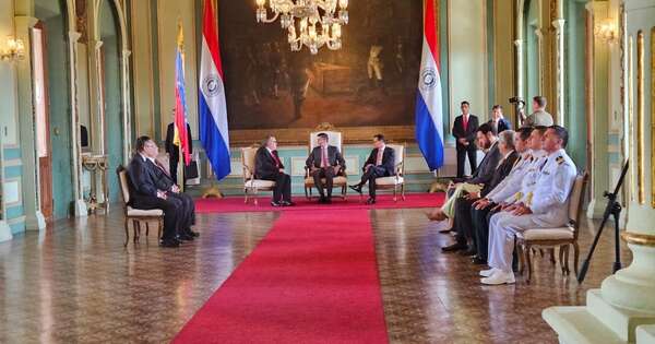 La Nación / Nuevo embajador venezolano presentó su carta credencial a Peña