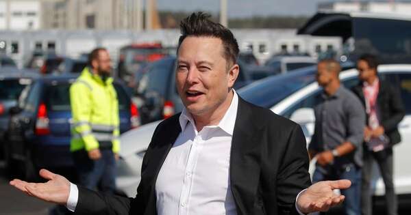 La Nación / Jueza ordena a Musk responder por compra de Twitter