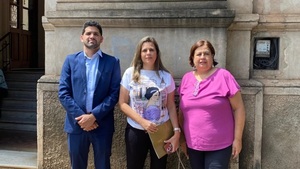 Kattya González cumple tres días de huelga de hambre contra enmienda constitucional