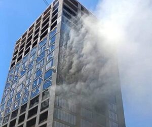 Reportan incendio en edificio de CDE