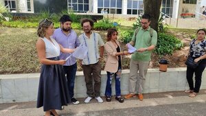 Repudian distorsión de ley de protección a la mujer para censurar a la prensa