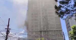Diario HOY | Se propaga incendio en un edificio de Ciudad del Este
