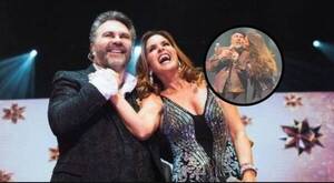 [VIDEO] ¿Volvieron? Lucero sorprende a Manuel Mijares con un beso en pleno concierto