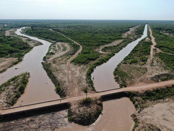 Repunte del río Pilcomayo riega el Chaco paraguayo hasta General Díaz