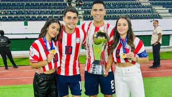Otra novia albirró que festejó el campeonato en Venezuela
