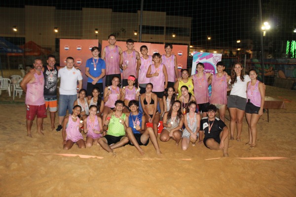 El voley fue atracción total en las playas del Sajonia - La Tribuna