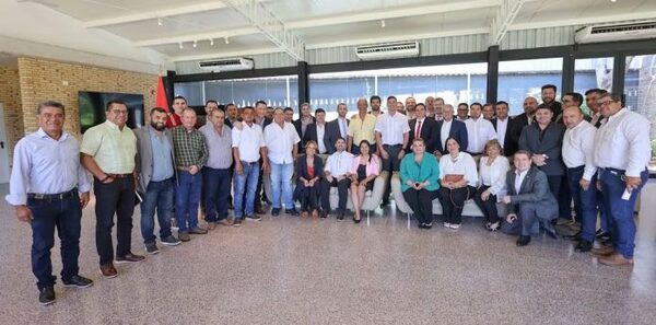 Intendentes de varias localidades ratifican apoyo al proyecto del Gobierno