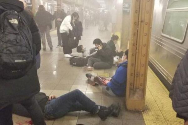Caos en el metro de Nueva York: Violencia armada dejó heridos por tiroteo