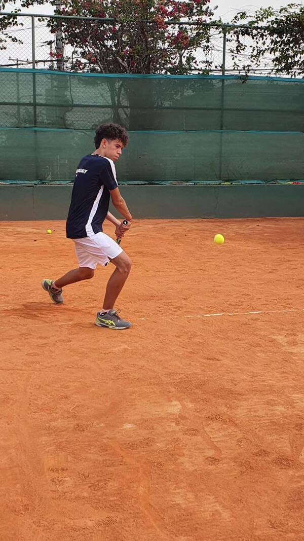 Narvaez triunfa en singles y dobles de 16 en el Regatas Bowl - La Tribuna