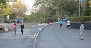 La Nación / Joven baleada en parque de Sajonia