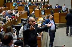 Bachi Núñez prefiere en su despacho a gente con poca formación académica - Política - ABC Color