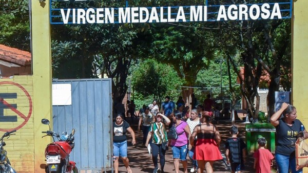 CDE: Padres denuncian que se exige aporte “voluntario” para inscripción
