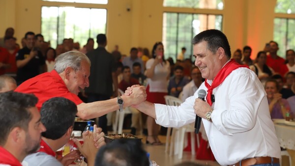 Calé aboga por expulsión de senadora y critica su huelga