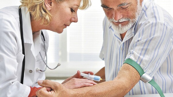 Proteínas, claves para predecir el riesgo de alzhéimer y demencia