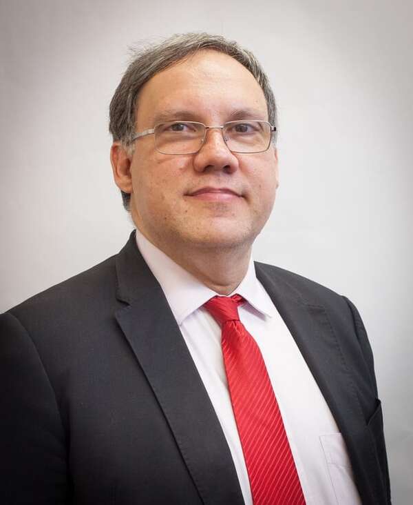 Experto plantea escenarios futuros