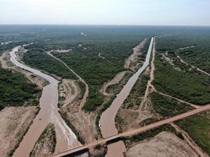 Repunte del río Pilcomayo riega el Chaco paraguayo hasta General Díaz - .::Agencia IP::.