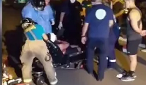 Entre cuatro asaltaron y balearon a una joven en Sajonia - Noticiero Paraguay
