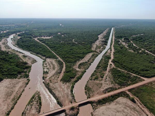 Repunte del río Pilcomayo riega el Chaco paraguayo hasta General Díaz