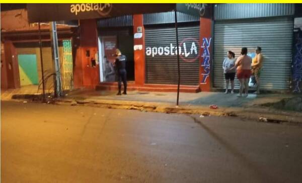 ¡El colmo! Grupo de malevos pelaron a guardia de seguridad