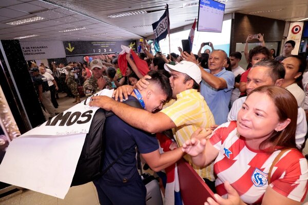 Así fue el recibimiento a los campeones preolímpicos - Radio Imperio 106.7 FM