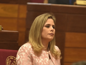 “Vamos a rebatir las causales, que sabemos van a ser inventadas”, dice Esperanza Martínez anunciando un bloque opositor · Radio Monumental 1080 AM