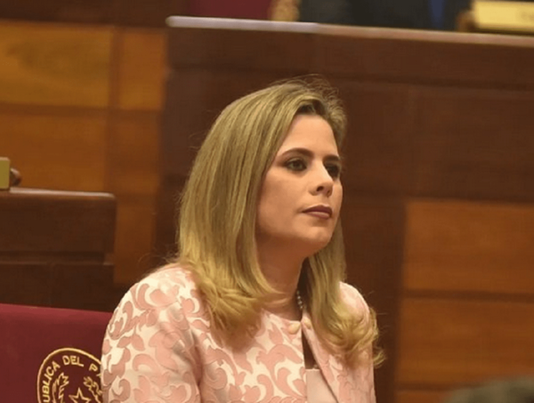 “Vamos a rebatir las causales, que sabemos van a ser inventadas”, dice Esperanza Martínez anunciando un bloque opositor · Radio Monumental 1080 AM