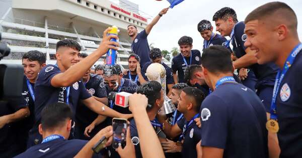 La Nación / Así fue el recibimiento a los campeones preolímpicos - OJO Galería