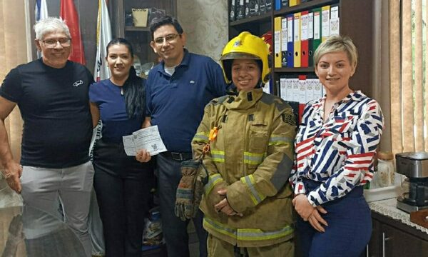 Realizan aporte a bomberos