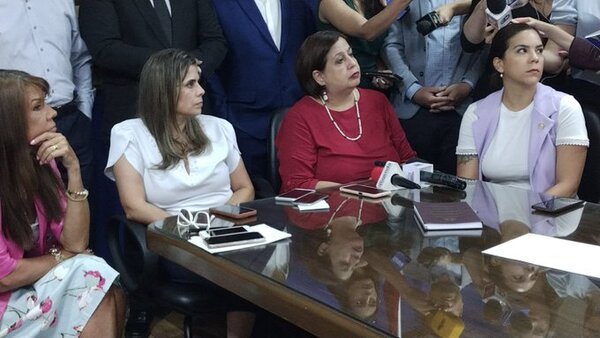 Consolidan nuevo bloque opositor para hacer frente a mayoría cartista