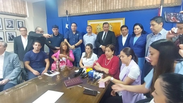 Multibancada da respaldo a Kattya Gonzalez