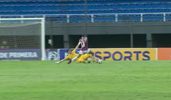Versus / Análisis arbitral de la fecha 5: Así juzgaron las polémicas de Cerro-Libertad