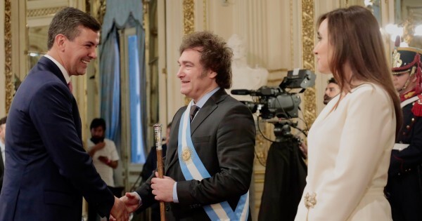 Peña le recomienda a Milei que busque "consenso político" para lograr las reformas económicas